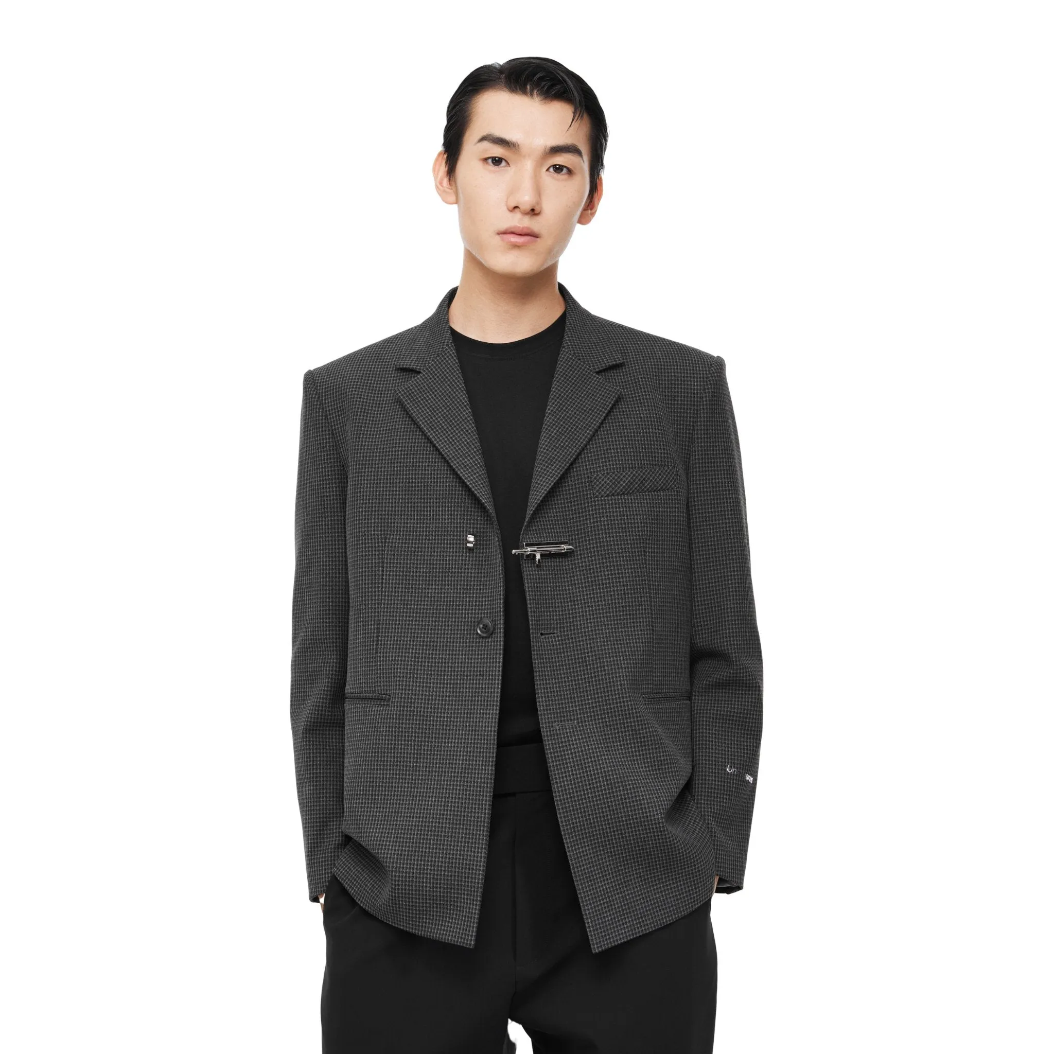 Grey Single-Breasted Houndstooth Suit with Toggle Fastening