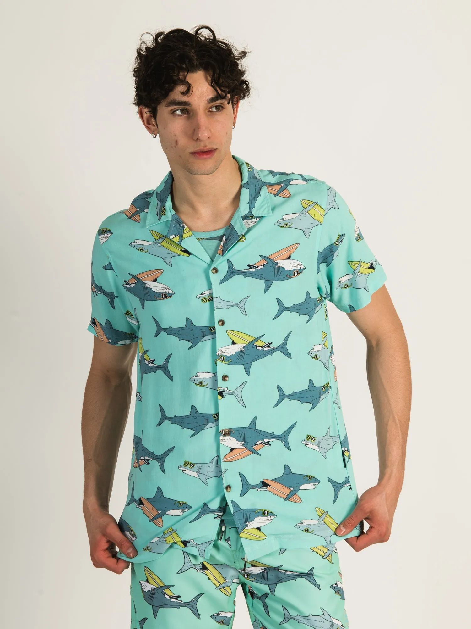 ISLAND HAZE SURFING SHARK WOVEN  - CLEARANCE